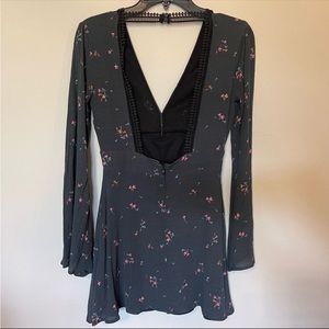 Privacy Please | Revolve XS Center Mini Dress in Charcoal Ditzy Floral 1373